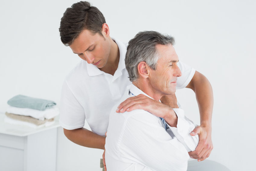 Chiropractor for Upper Back Pain Relief